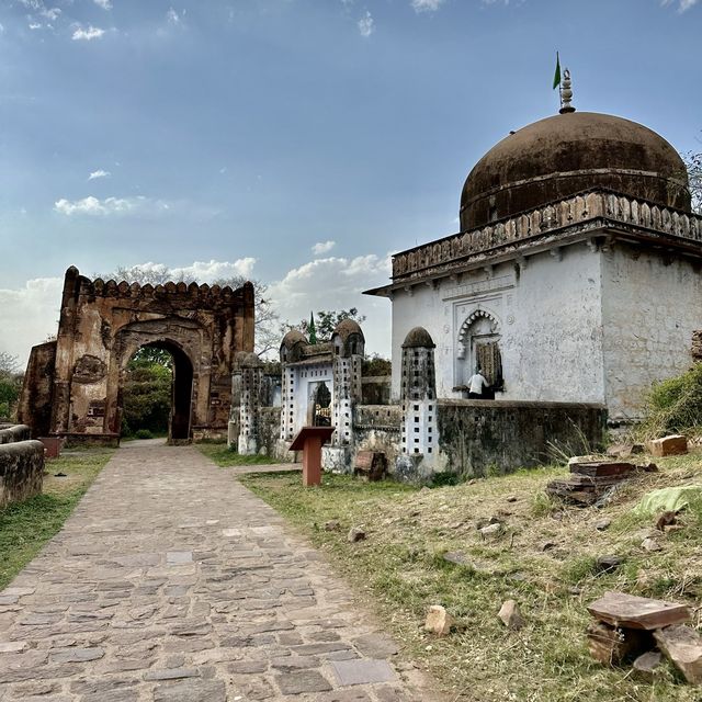 (インド ランタンボール) 要塞遺跡