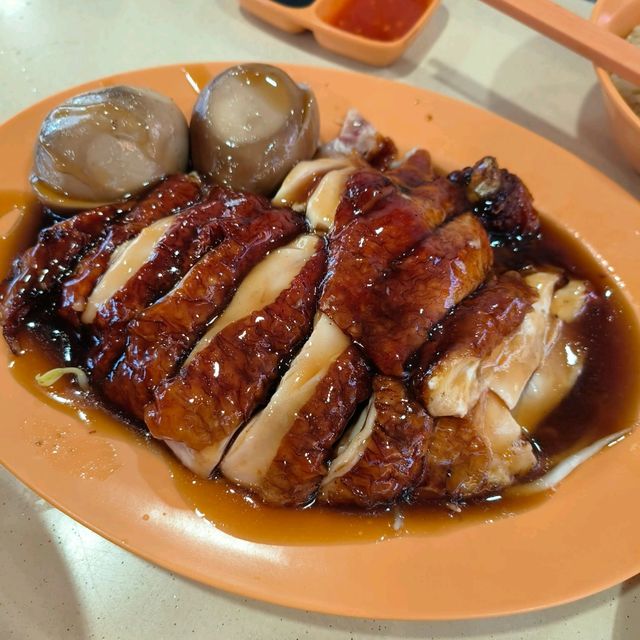 The Truly Singaporean Cuisine - Chicken Rice