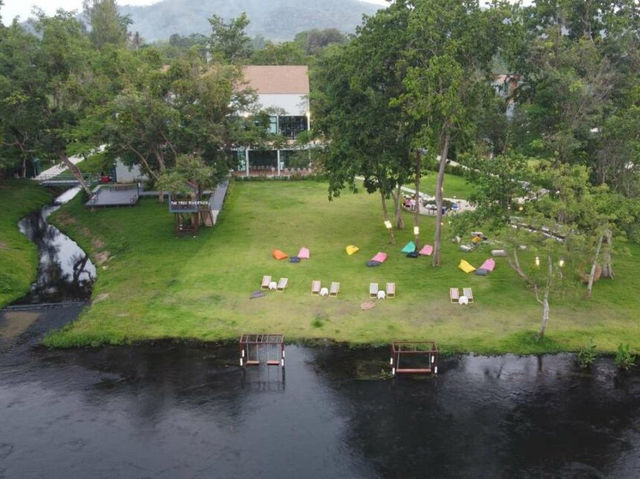 The Tree Riverside Kaeng Krachan