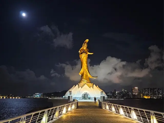 夜遊觀音像海濱休憩區