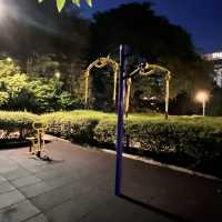 食飽飯散散步，夜遊九龍公園