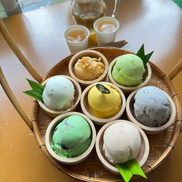 ไอติม 100 รส ร้านไอติมโฮมเมดสุดครีเอท📍