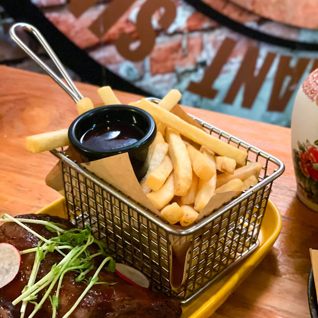 旺角｜工業風格樓上cafe。吃吧