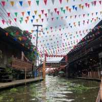 Exploring the Vibrant Floating Markets of Bangkok