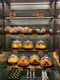 Churchill’s Boutique at the Londoner 🌰🥜🫘