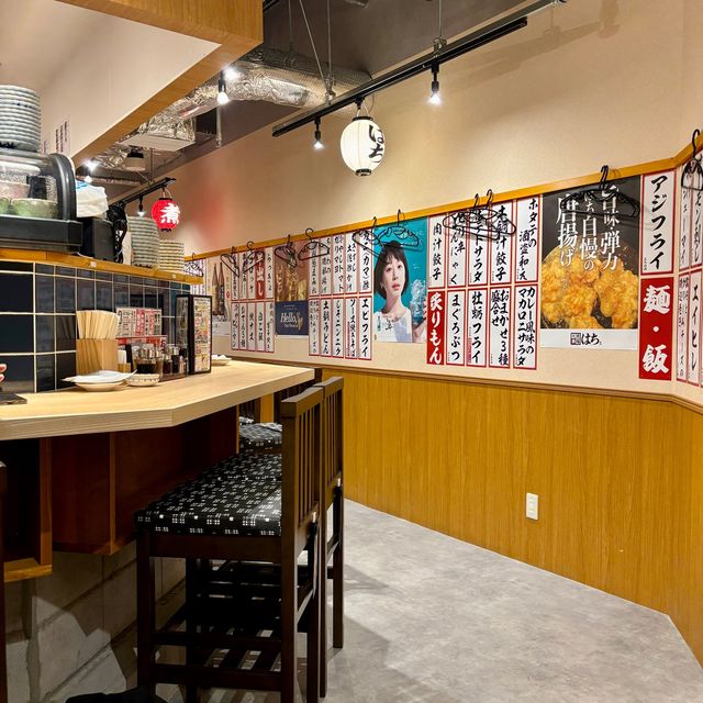 【大阪・阪急梅田】朝5時まで営業する餃子が美味しい居酒屋「大衆酒場 はち」