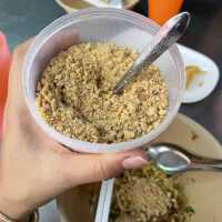 ทานบะหมี่ รับปีมังกร ที่ตลาดน้อย