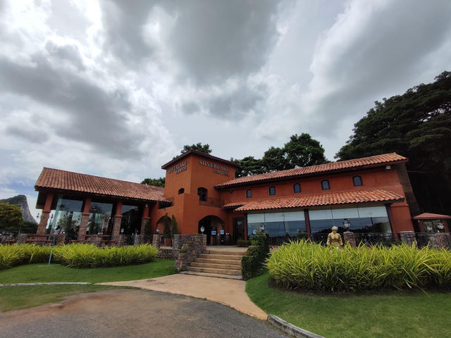 ร้านอาหารบรรยากาศยุโรป ไวน์ดี ในอำเภอสัตหีบ