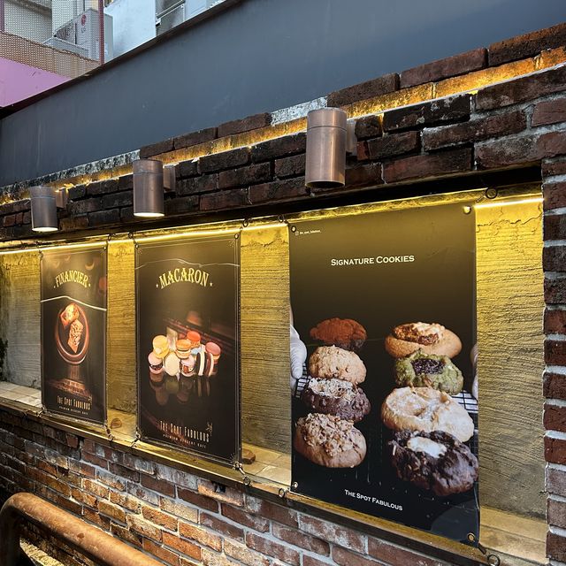 서울 중심에 위치한 뉴트로 카페, 더 스팟 패뷸러스☕️