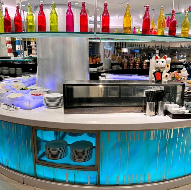 「富豪機場酒店情人節自助晚餐，長腳蟹、壽司、牛扒應有盡有！」