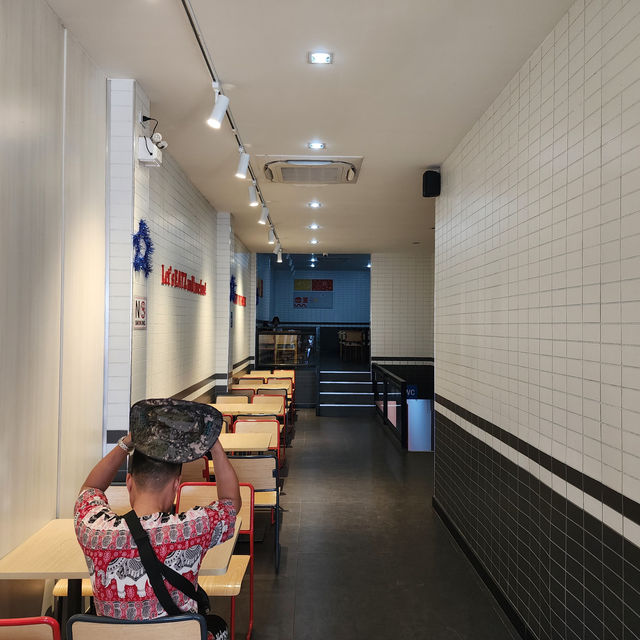 🍔 라오스 방비엥에 롯데리아가 있다고?