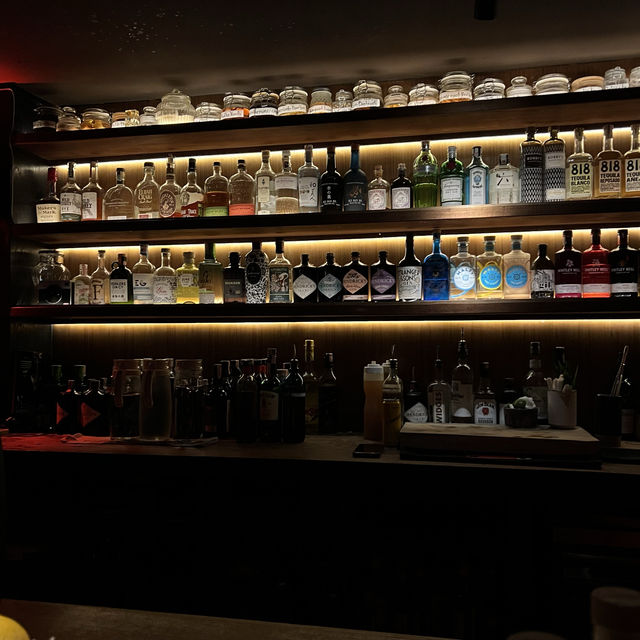 방콕의 분위기가 미쳐버린 bar, Thaipioka