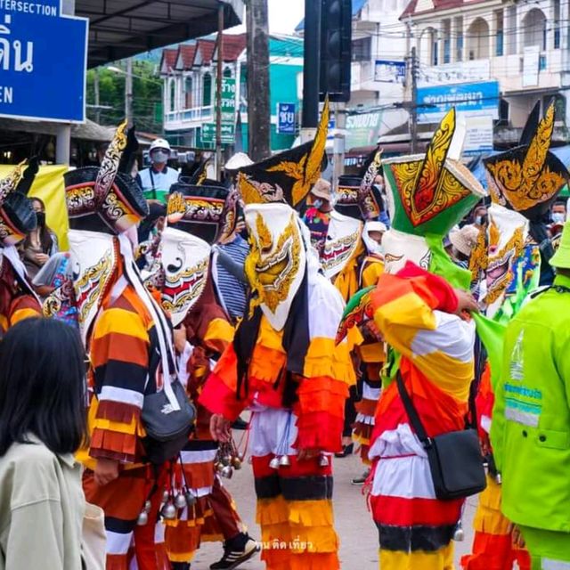 หนึ่งเดียวในโลก เตรียมตัวกันให้พร้อม งานผีตาโขน
