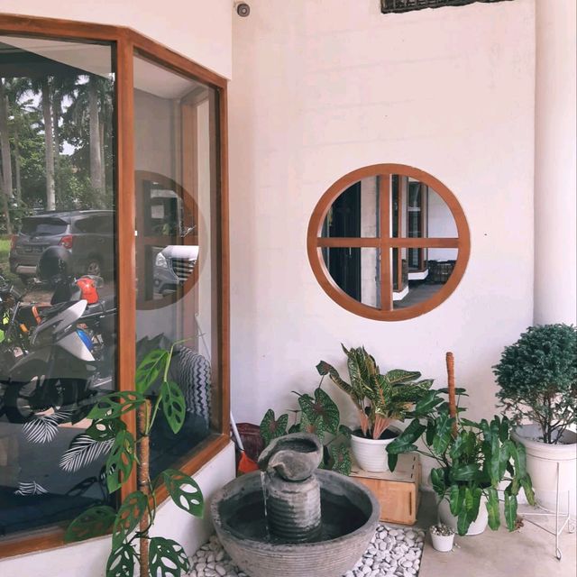 THE NEW PLACE IS WIDER THAN BEFORE, WITH AN OUTDOOR AREA IN THE FRONT