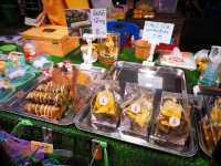 ตลาดชุมชนขนมแปลกริมของหนองบัว จันทบุรี