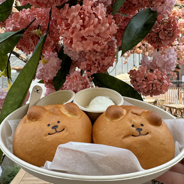 可愛すぎる！くまちゃんパン専門店🐻