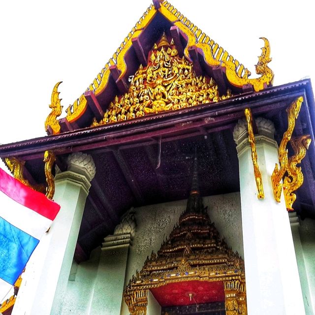พระพุทธรูปทรงเครื่องสมัยอยุธยาที่มีขนาดใหญ่ที่สุด