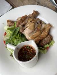 Ivory Coast Almond ร้านอาหารบรรยากาศดี
