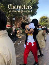 Character Guide at Shanghai Disneyland 🐰🇨🇳
