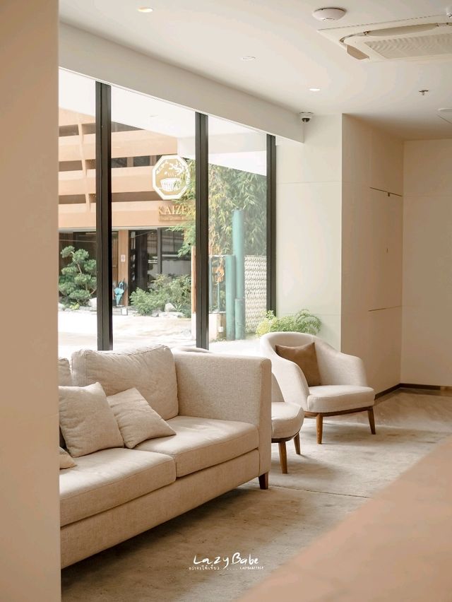 LIVEZEN ที่พักสุด Cozy มินิมอลใจกลางกรุง