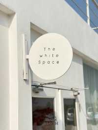 ☕  The White Space cafe น่ารัก มีสไตล์ที่โดดเด่น
