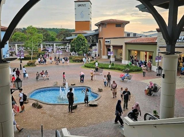 Lets Shopaholic at Johor Premium Outlets