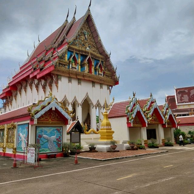 สถานที่น่าไปใหว้พระทำบุญ
