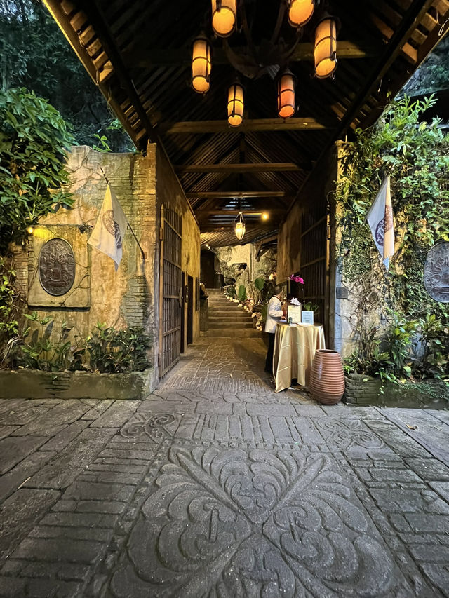 Dine in a 260 million year old natural limestone cave at Jeff’s Cellar 