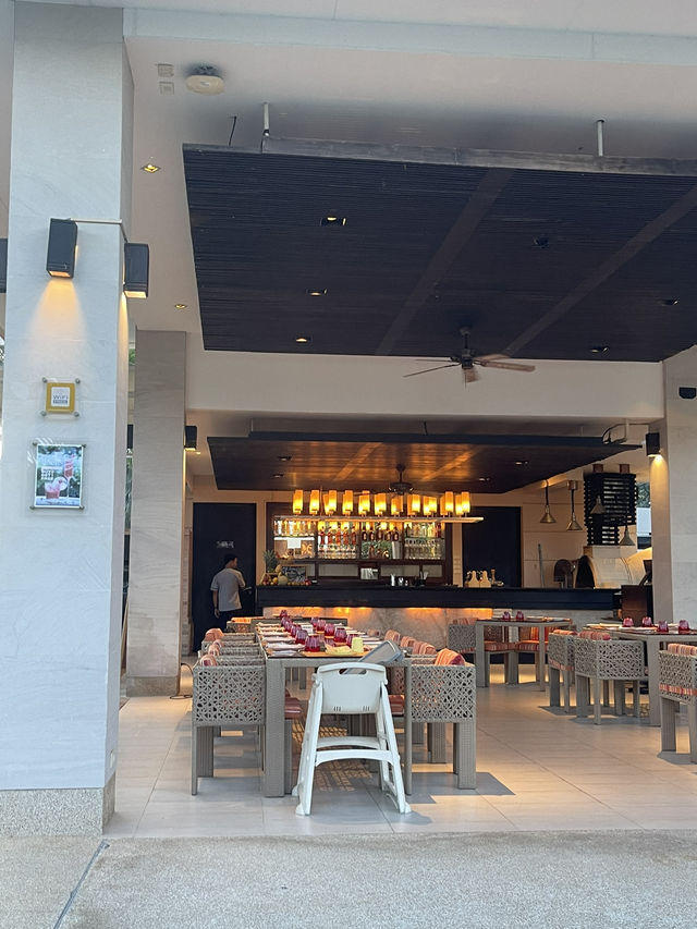 Sheraton Hua Hin Resort & Spa ที่พักสวยติดทะเล