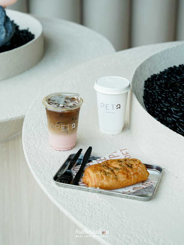 จิบกาแฟก่อนเริ่มงานใจกลาบเมืองกรุง