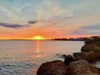 西子灣日落-夕陽西下，慢慢沉入海平線的夢幻景觀
