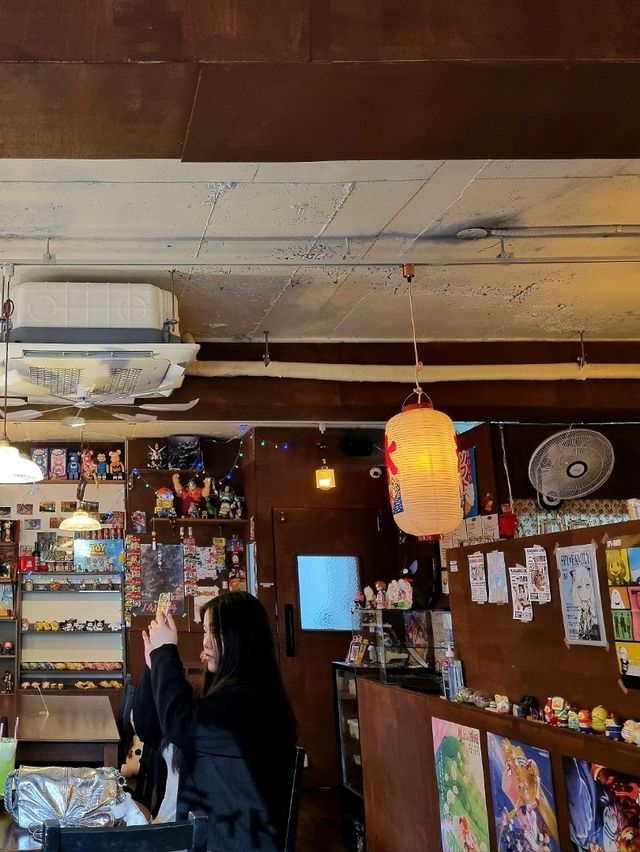 일본 풍의 다다미와 피규어들~! 인테리어 맛집 카페☕️