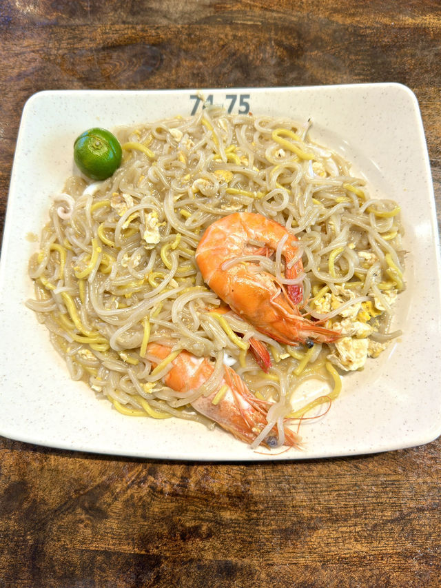 シンガポール　シンガポール観光　ラオパサで食べる食事はサイコーだぞ！
