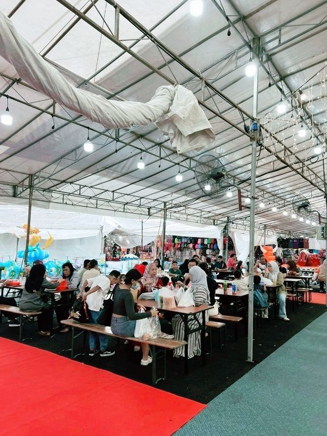 Tampines MRT Pasar Malam 