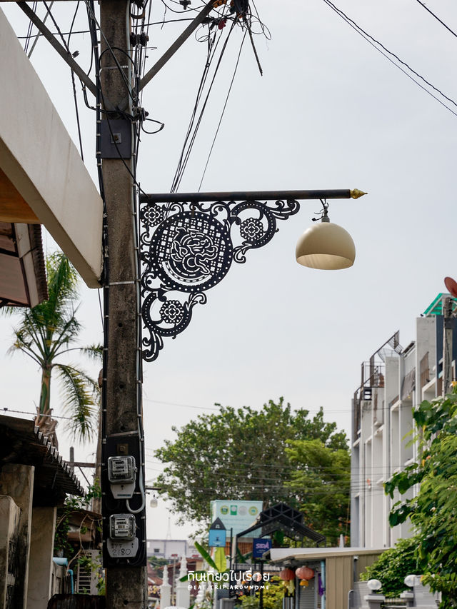 วิถีชีวิตริมน้ำที่ย่านวัดพลับพลาชัย เมืองเพชรบุรี