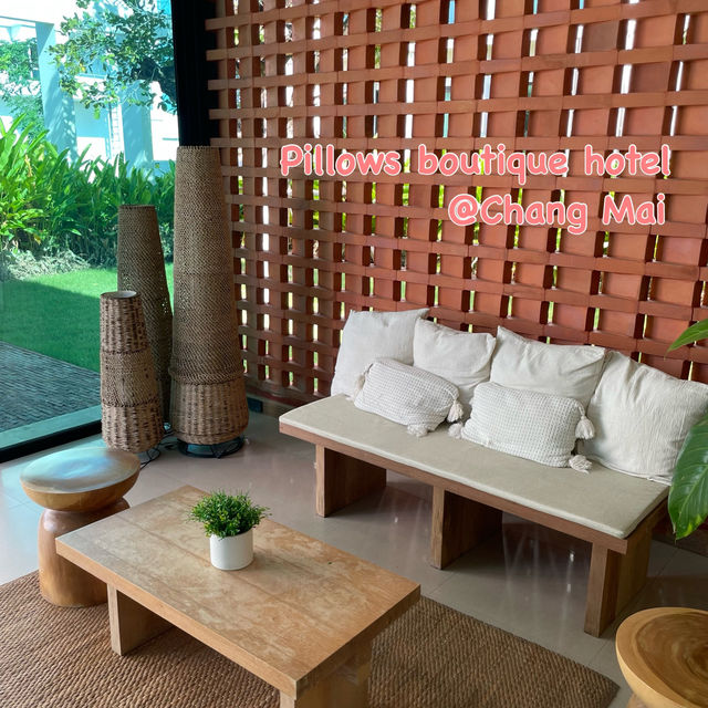 โรงแรมมินิมอล งบประหยัด Pillows boutique hotel 