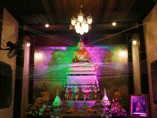 เที่ยวตลาดแลกเบี้ย วัดราชบัลลังก์