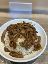 부모님 모시고 가기에도 좋은 로컬들이 가득한 타이베이 찐맛집 📍솽위에(moon moon food)