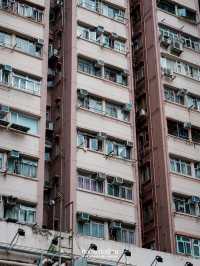 เช้าวันศุกร์แสนสงบในย่าน Wan Chai ฮ่องกงในวันหยุด