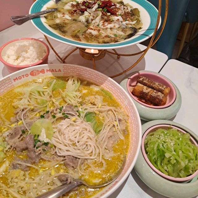 清新川味粉紅小店