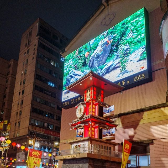 타이베이 대표 관광명소로 자리잡은 라오허제 야시장