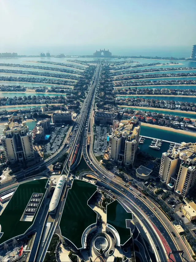 An awesome view at the palm dubai🌚