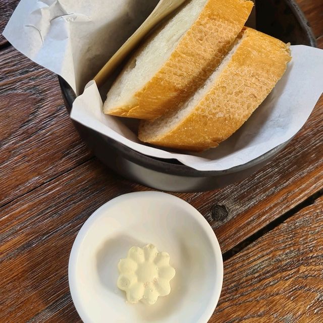 Nice cafe