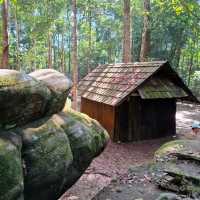 ร่องรอยแห่งประวัติศาสตร์ ณ ภูหินร่องกล้า