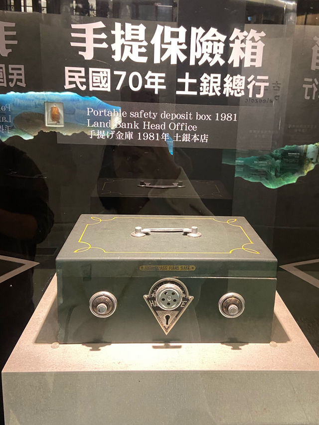 國立臺灣博物館古生物館—恐龍與歷史的交會點