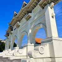 อนุสรณ์สถานเจียง ไคเชก