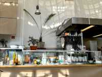 在美麗的城堡花園溫室用餐：Brasserie Palmenhaus Wien