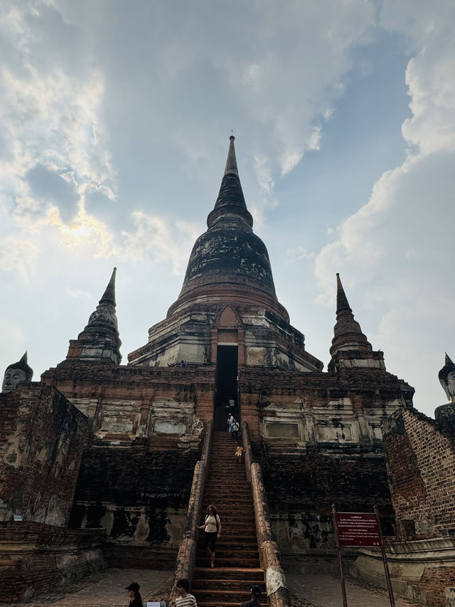 วัดใหญ่ชัยมงคล สถานที่ศักดิ์สิทธิ์ที่ต้องมา