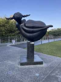A Stroll Outside the National Taiwan Museum of Fine Arts