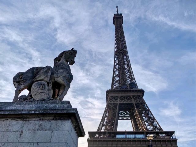 Seine River: The Left Bank’s Flowing Symphony of Art and Coffee